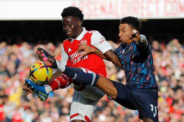 励国足向更 励国足向更